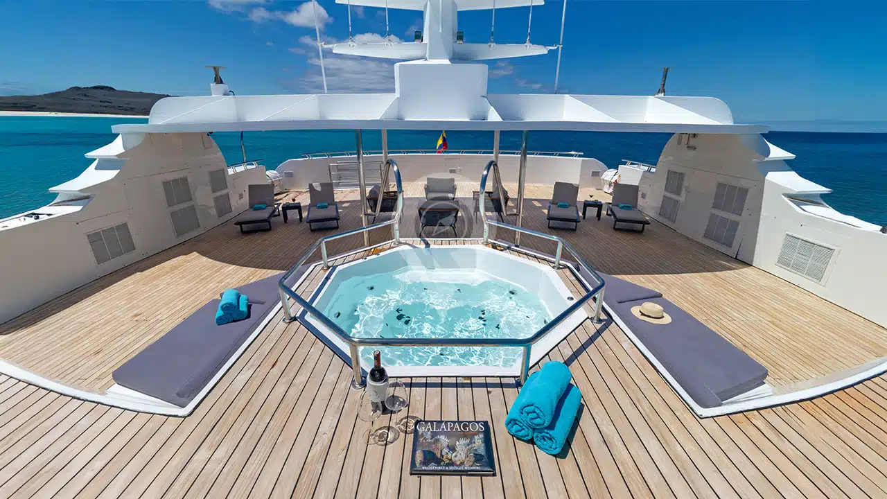 Galapagos-Horizon-Trimaran-sun-deck-1
