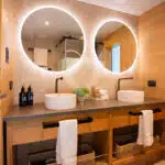 Galapagos-Tribute-Yacht-Premium-Suite-bathroom