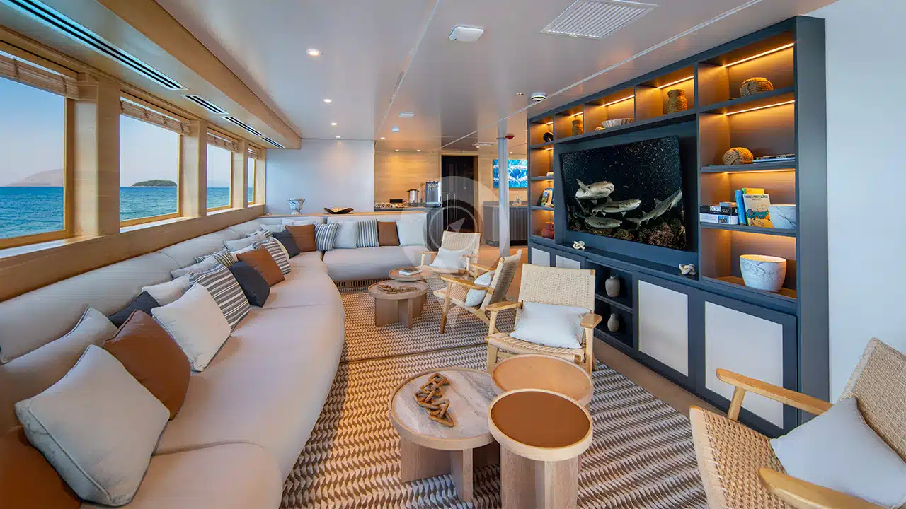 Galapagos-Tribute-Yacht-lounge-1