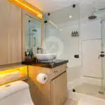 Grand-Majestic-Galapagos-Yacht-lower-bathroom