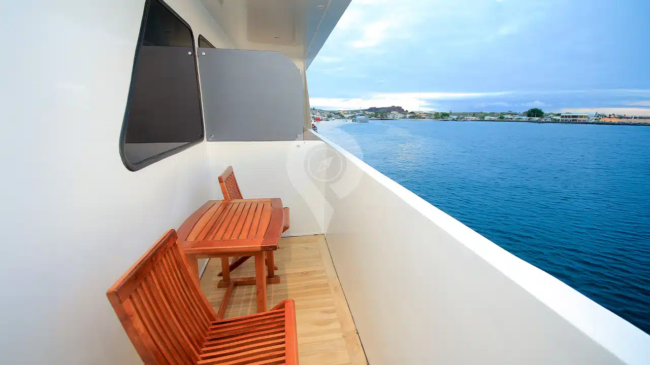 Grand-Queen-Beatriz-Galapagos-Yacht-balcony-suit-3