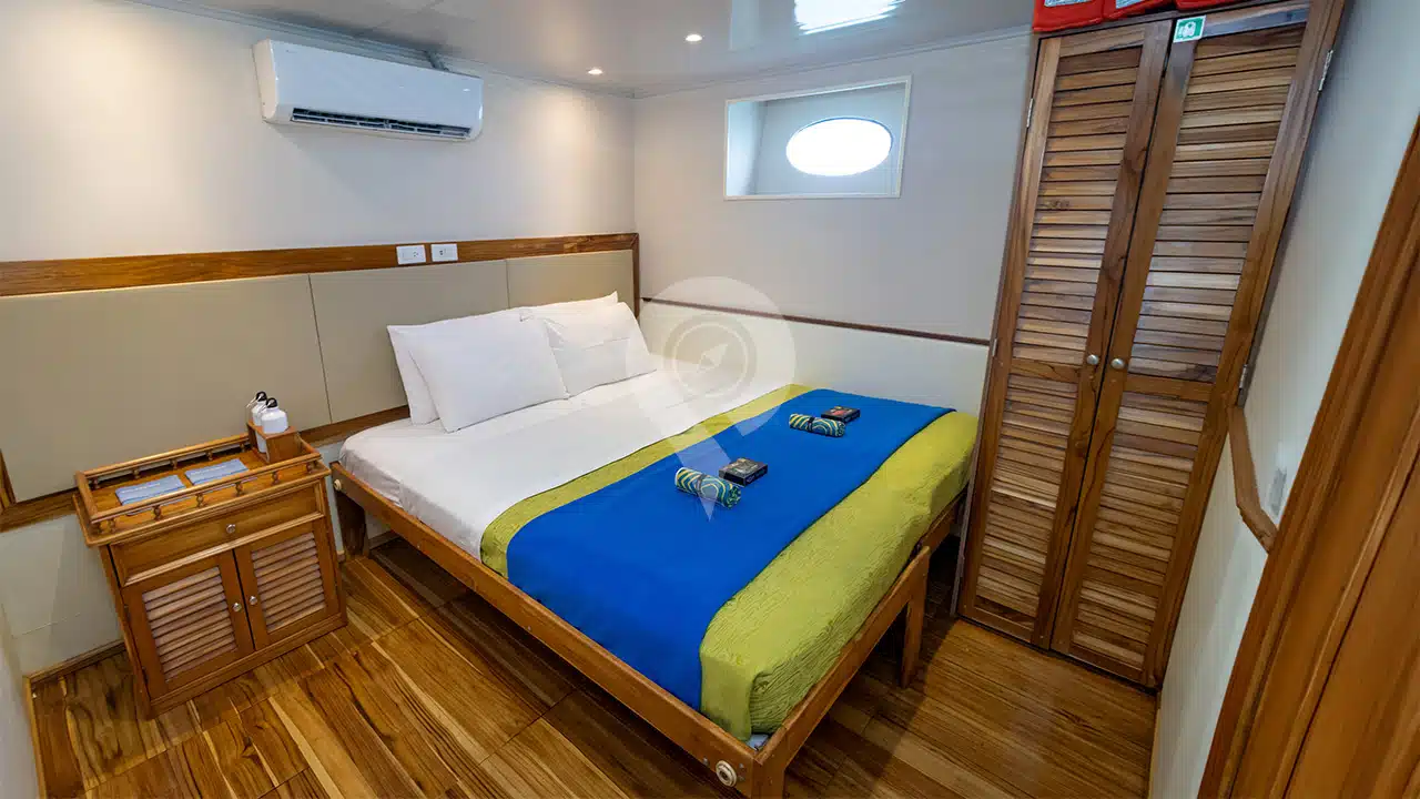 Tip-Top-4-Galapagos-Yacht-double-bed-lower-deck