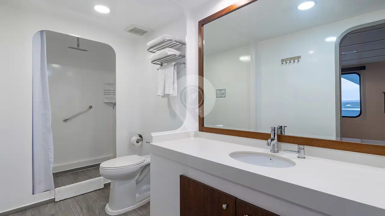 Tip-Top-5-Galapagos-Catamaran-main-deck-bathroom