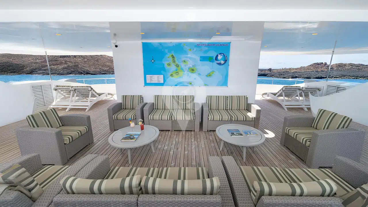 Tip-Top-5-Galapagos-Catamaran-sun-deck