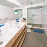 Treasure-of-Galapagos-Catamaran-owner-suite-bathroom
