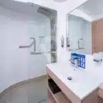 Treasure-of-Galapagos-Catamaran-starteroom-bathroom