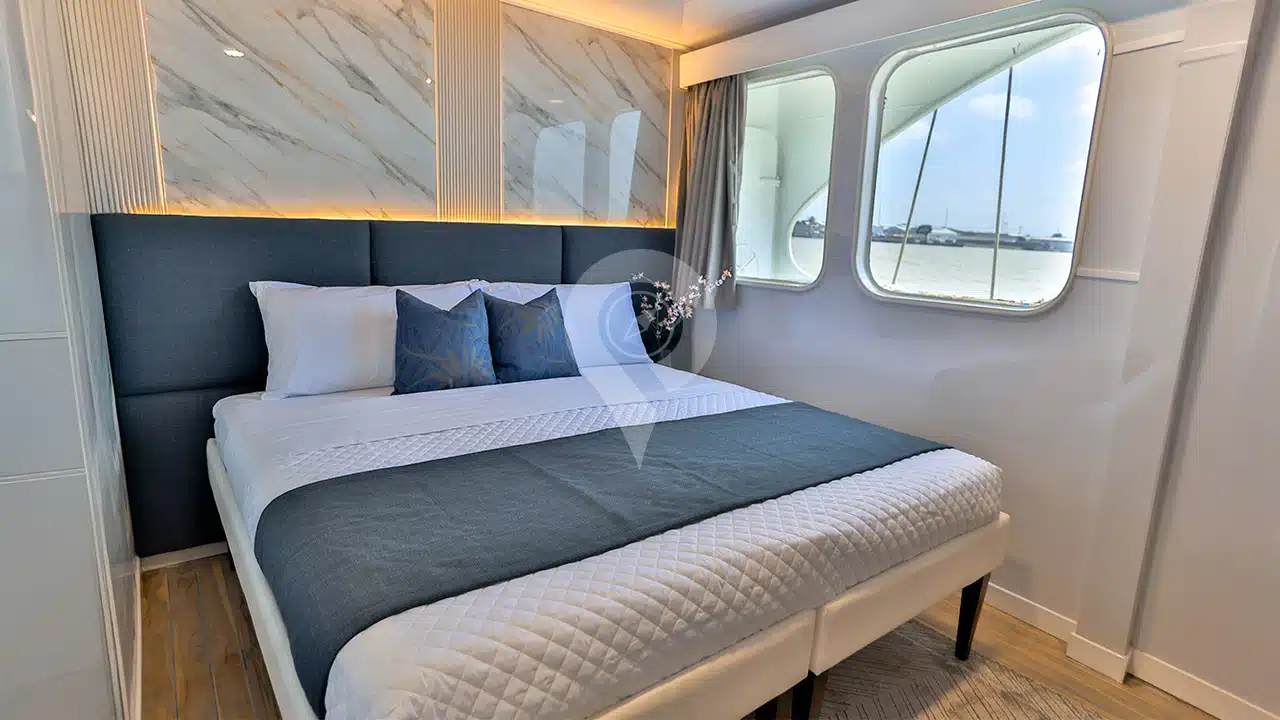 Galaxy-Diver-II-matrimonial-cabin-2