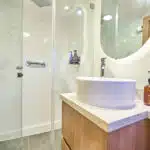 Monserrat-Galapagos-Yacht-bathroom