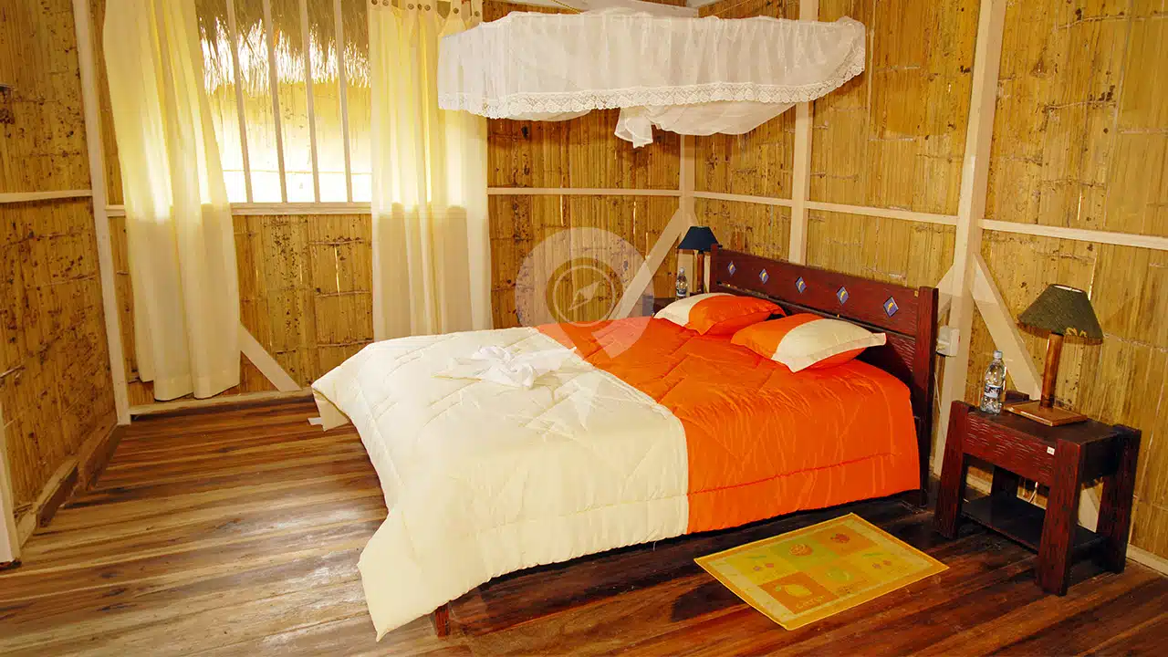 Amazon-Dolphin-Lodge-bedroom-03