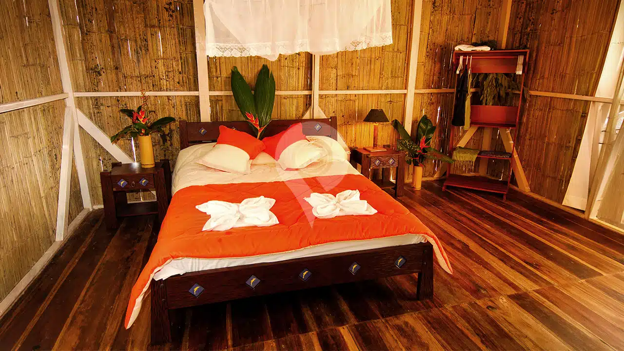 Amazon-Dolphin-Lodge-bedroom