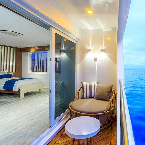 private-balcony-q1