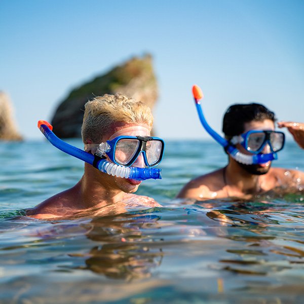 snorkeling-equipment-q1
