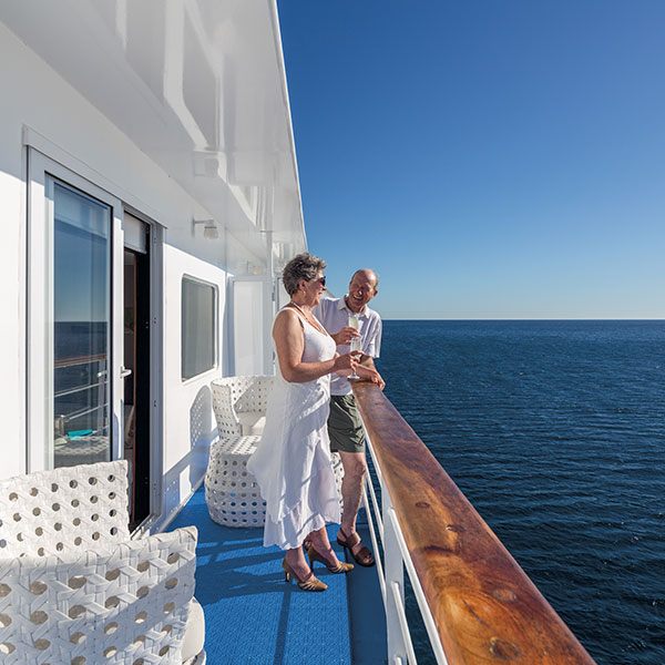 galapagos-cruises-40-to-100-max-q1