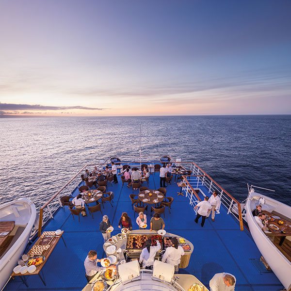 galapagos-cruises-40-to-100-max-q2
