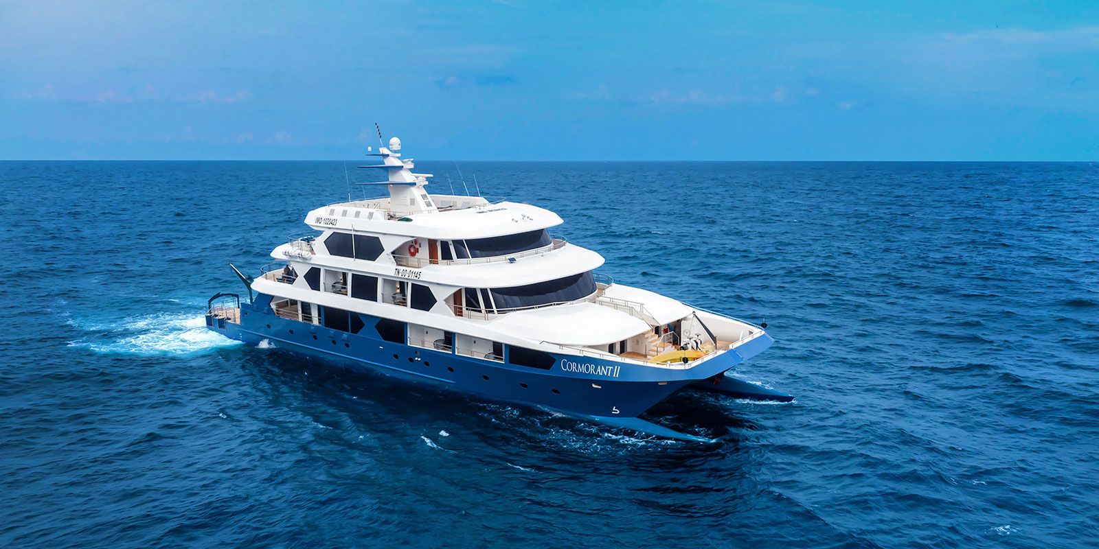 Galapagos Cruises 800 & Over