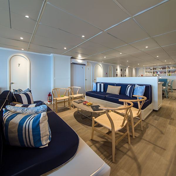superior-galapagos-cruises-q1