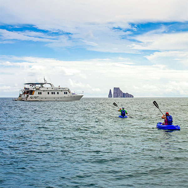archipel-1-catamaran-similar-q1