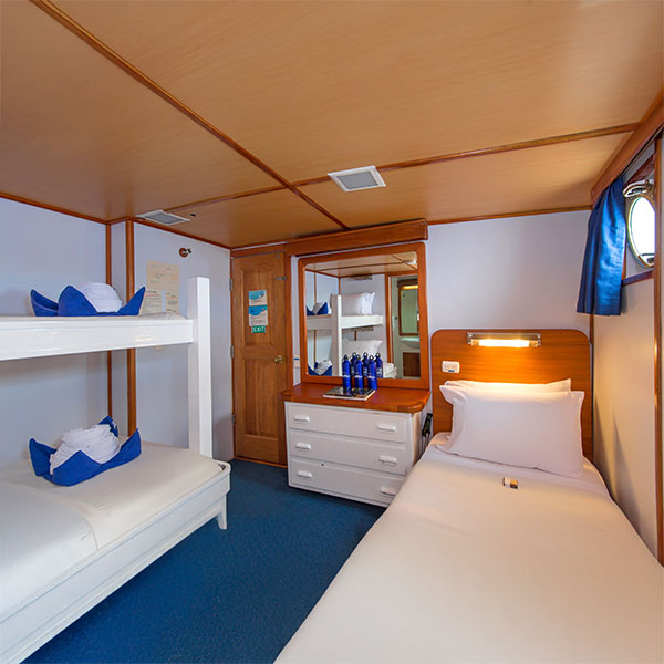 beluga-galapagos-yacht-similar-q1