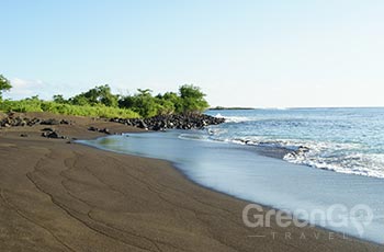 Playa Negra Floreana